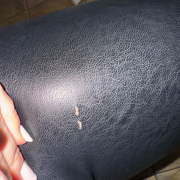 Commando women’s medium petite faux leather leggings - Picture 8 of 9